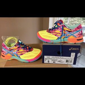 ASICS Gel Noosa Tri 10 Size 6 New in original box